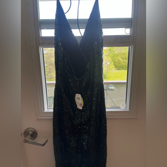 Emerald Green Maxi Wrap Sequin dress with tag still on!! Size: US XS - Picture 5 of 6